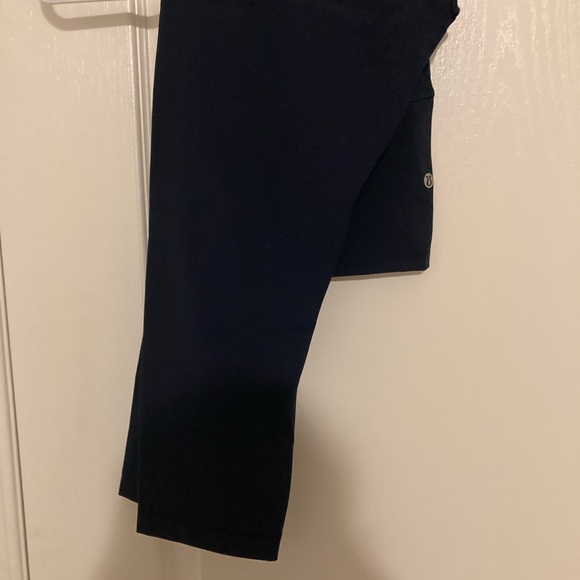 Lululemon Align HR Crop 21” brand new with tags - Picture 3 of 6